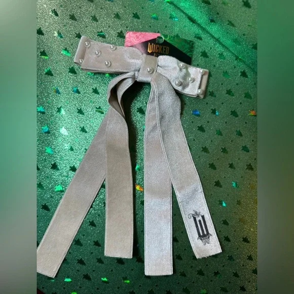 Wicked Champagne colored bow barrette with faux pearl beads. NWT - Picture 2 of 4